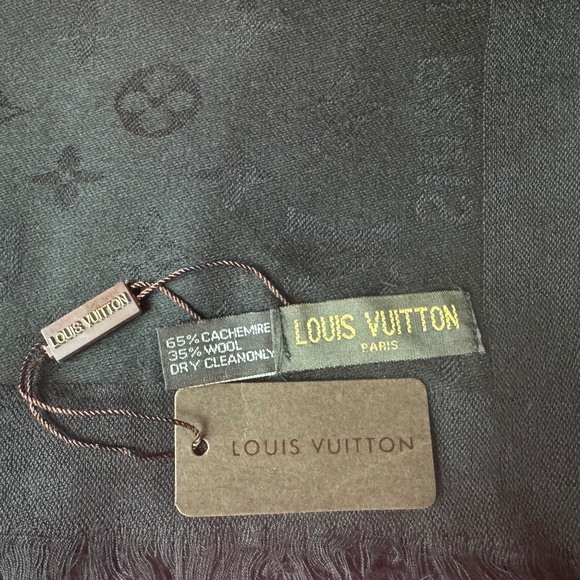 Louis Vuitton LV Vintage Black Monogram Cashmere and Wool Scarf- NWT - Picture 6 of 7